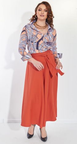 Брючний костюм із блузою