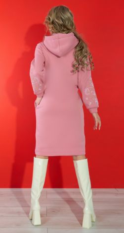 Теплое платье с  вышивкой