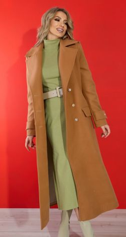 Лаконичное платье с разрезом