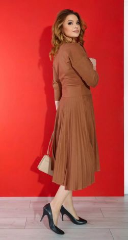Стильное замшевое платье плиссе