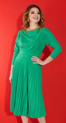 Стильное замшевое платье плиссе