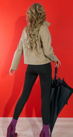 Жіночий верхній одяг