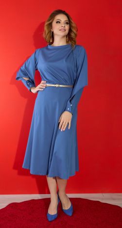 Красивий костюм зі спідницею