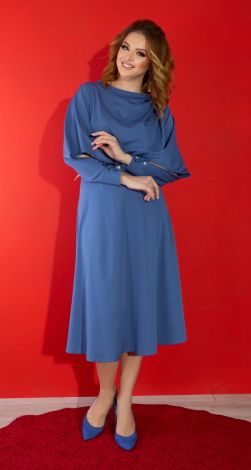 Красивий костюм зі спідницею