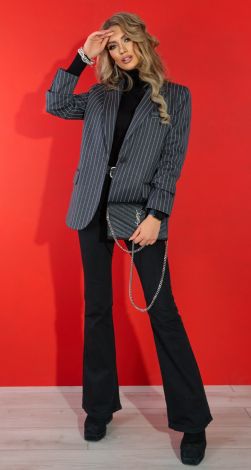 Стильний піджак у смужку