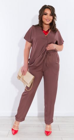 Костюмы женские