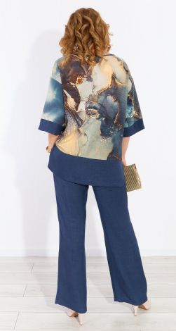 Красивий костюм великого розміру