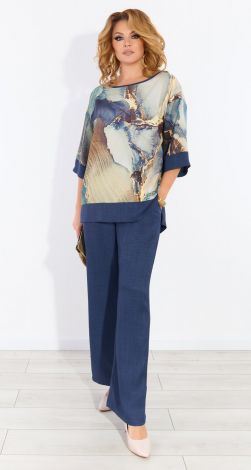 Красивий костюм великого розміру