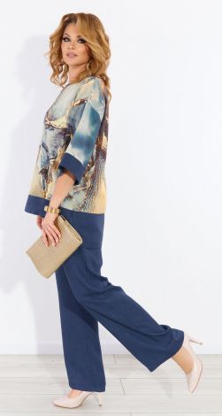 Красивий костюм великого розміру