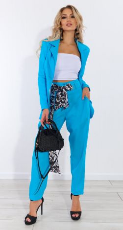 Костюмы женские