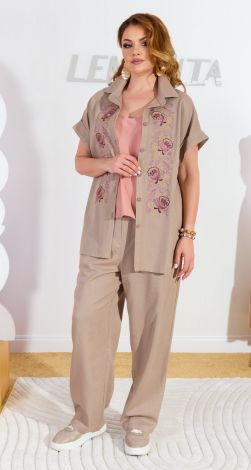 Літній костюм з вишивкою