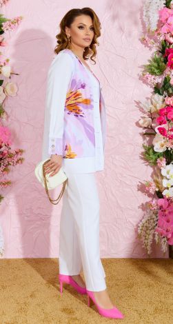 Костюми жіночі