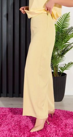 Костюми жіночі