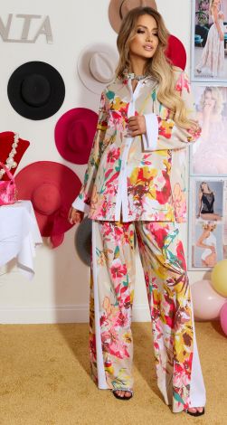 Костюм у піжамному стилі