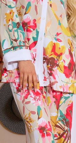 Костюм у піжамному стилі