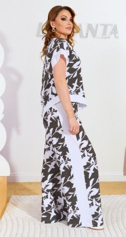 Костюми жіночі