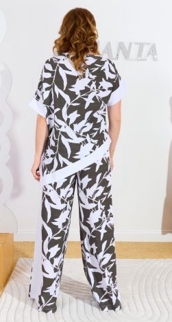 Костюми жіночі