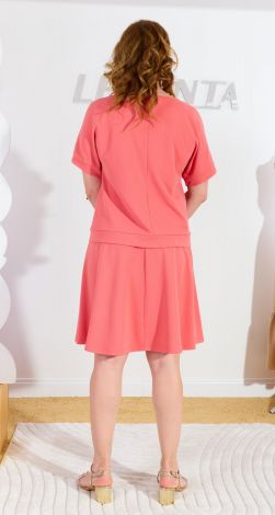 Костюмы женские