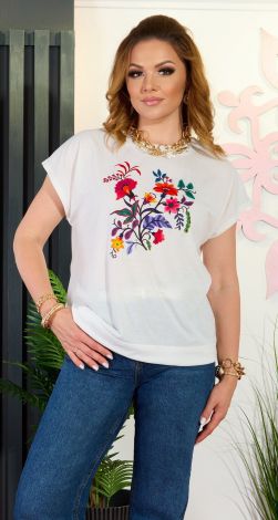 T-shirt with Ukrainian print