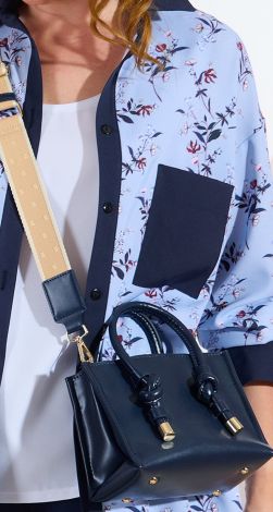 Легкий літній костюм