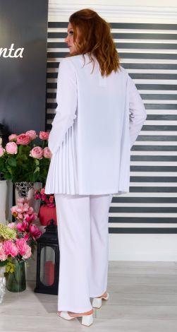 Костюми жіночі