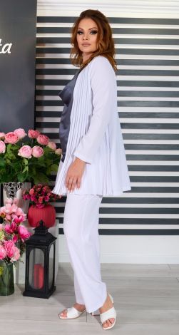 Костюми жіночі