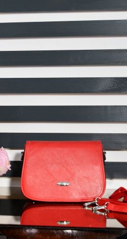 Красива сумочка модної форми