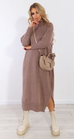 Длинное вязанное платье 