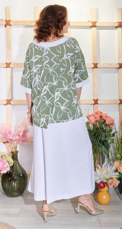 Костюмы женские