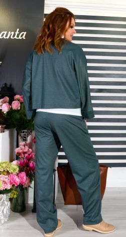 Костюмы женские