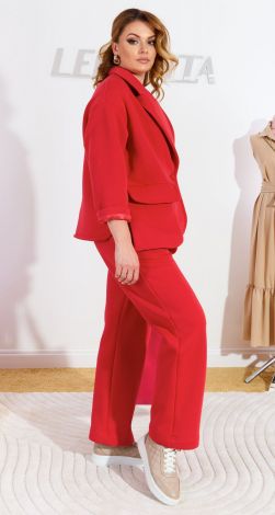 Костюмы женские