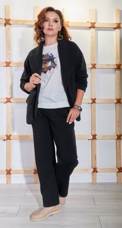 Костюмы женские