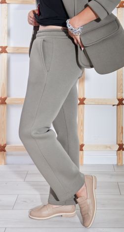 Костюмы женские