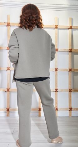 Костюмы женские