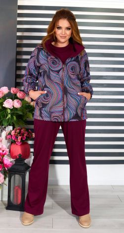 Костюмы женские