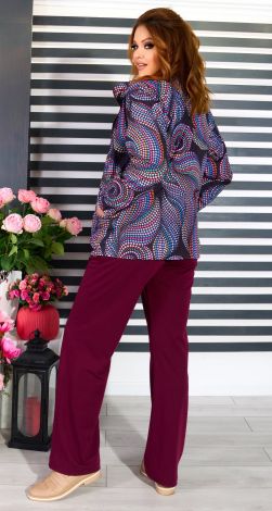 Костюмы женские