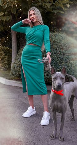 Костюмы женские