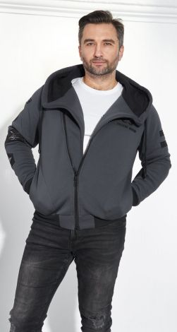 Мужские куртки и пальто