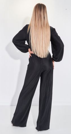 Костюмы женские