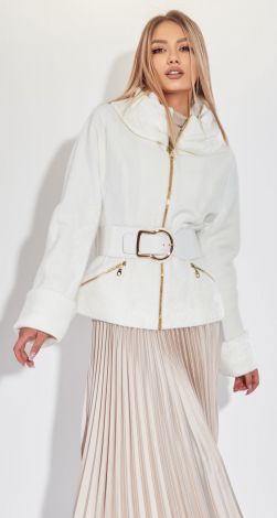 Лёгкая белая шубка