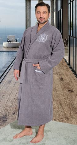 Мужской махровый халат с вышивкой полезный подарок
