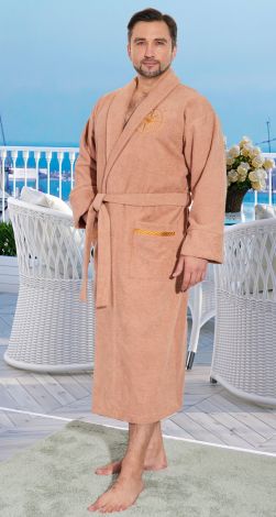 Мужской махровый халат с вышивкой полезный подарок