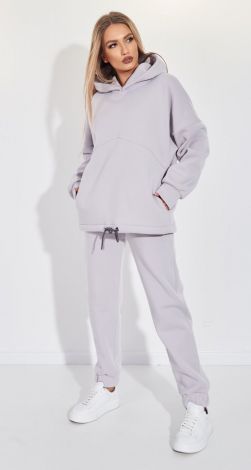 Костюмы женские