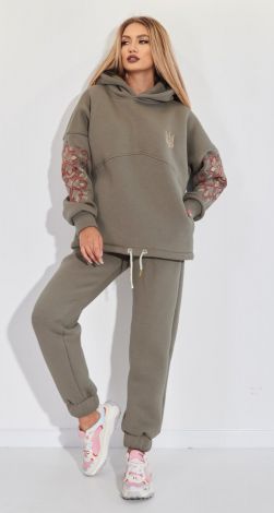 Костюмы женские