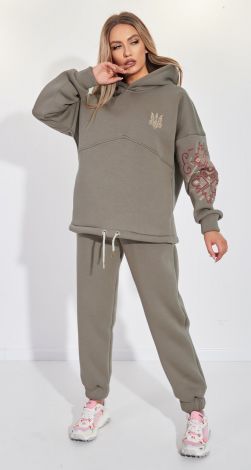 Костюмы женские