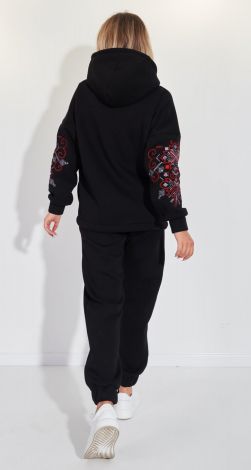 Костюмы женские