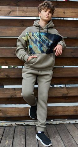 Спортивный костюм