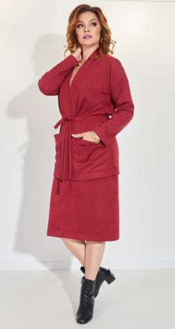 Костюмы женские