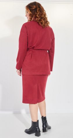 Костюмы женские