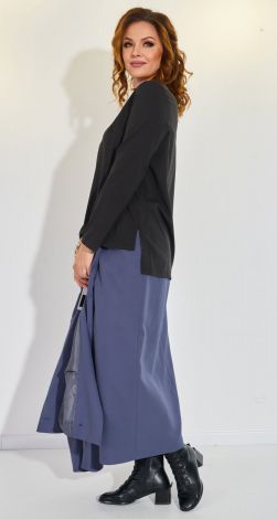 Костюмы женские